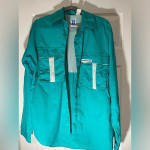 Hook & Tackle men’s utility fishing shirt. Long sleeve size medium